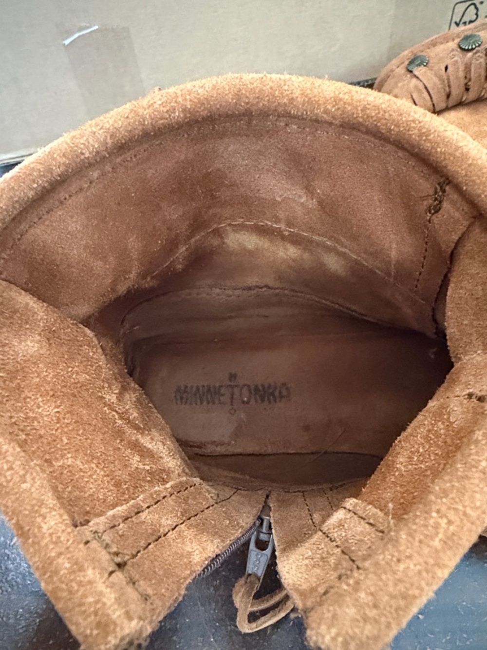 Minnetonka Hardsole Suede Fringe Boots Brown Boho Western Moccasins size 9 10 - Picture 9 of 10